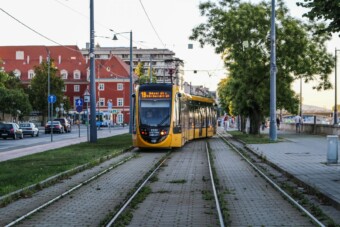 Új villamosok állnak forgalomba Budapesten