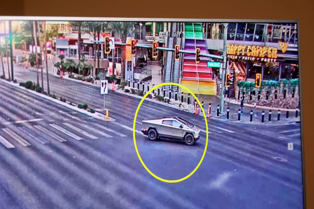 US-NEWS-LASVEGAS-CYBERTRUCK-EXPLOSION-TIMELINE-LV | Vezess | Vezess