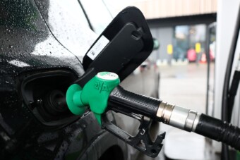 Újabb árcsökkenés jöhet a hazai benzinkutakon