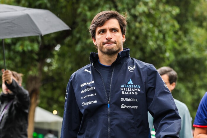 F1: Stratégaként segítette autótörése után csapatát Sainz 1 | Vezess F1: Stratégaként segítette autótörése után csapatát Sainz 1