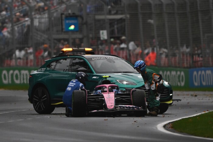 Káoszfutammal indult a Forma-1-es szezon 6