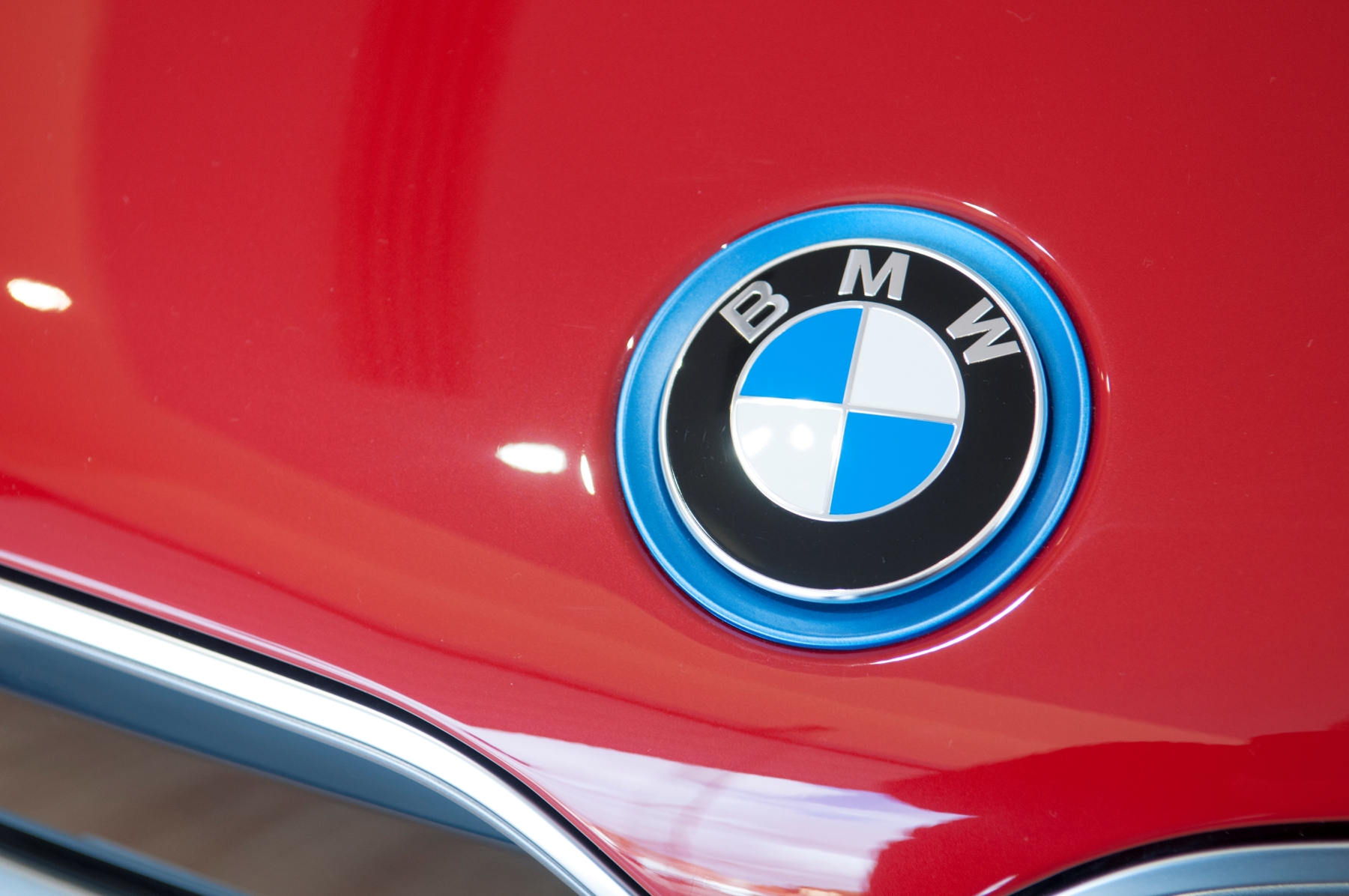 Három BMW-re vágyott, de egyikért sem akart fizetni