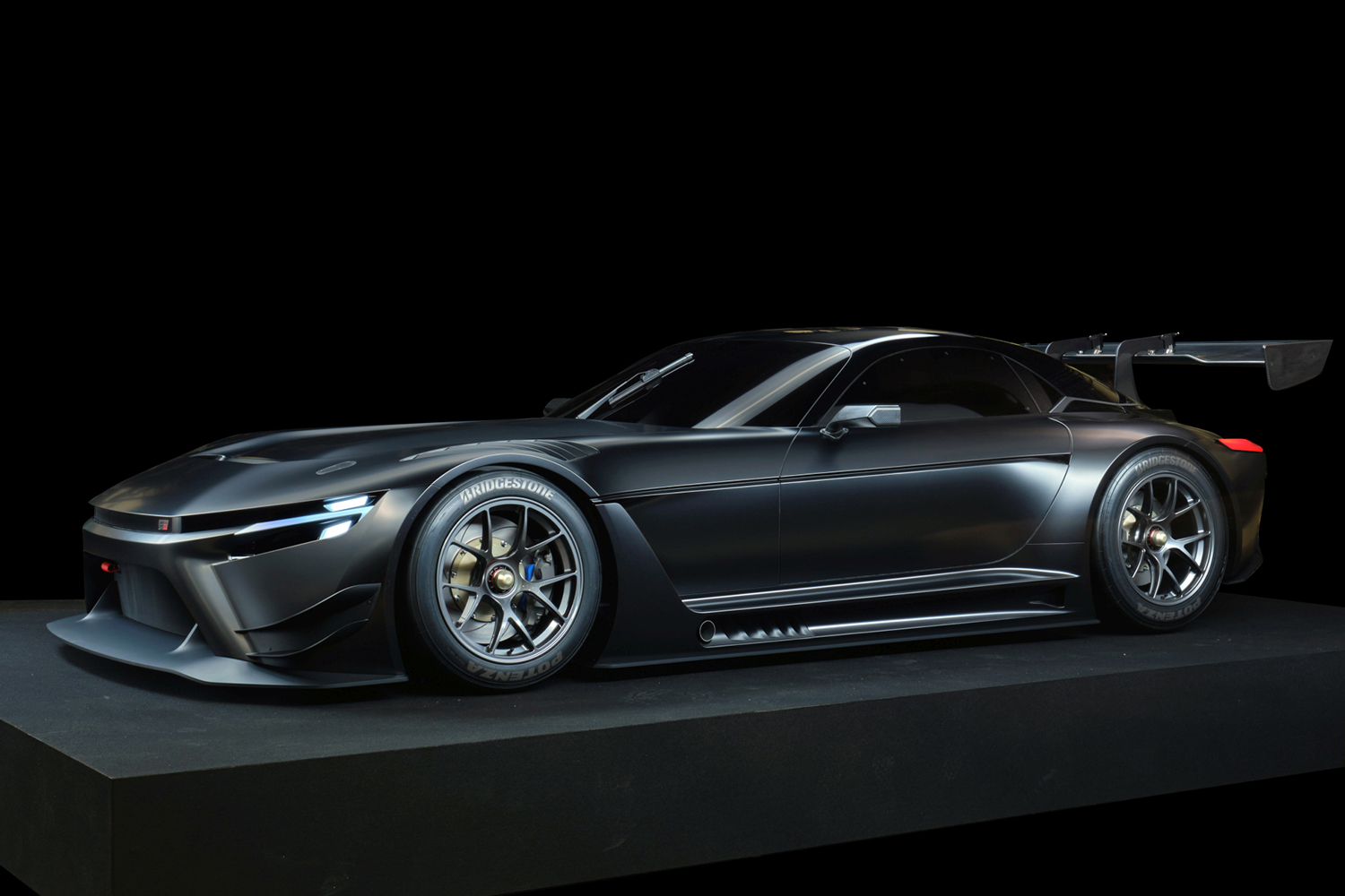 Batmobile-t épít a Toyota, állati jól néz ki