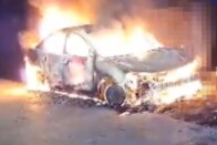 Hatalmas tűz Budapesten, több autó is féltékenység miatt borulhatott lángba 1 Hatalmas tűz Budapesten, több autó is féltékenység miatt borulhatott lángba 1