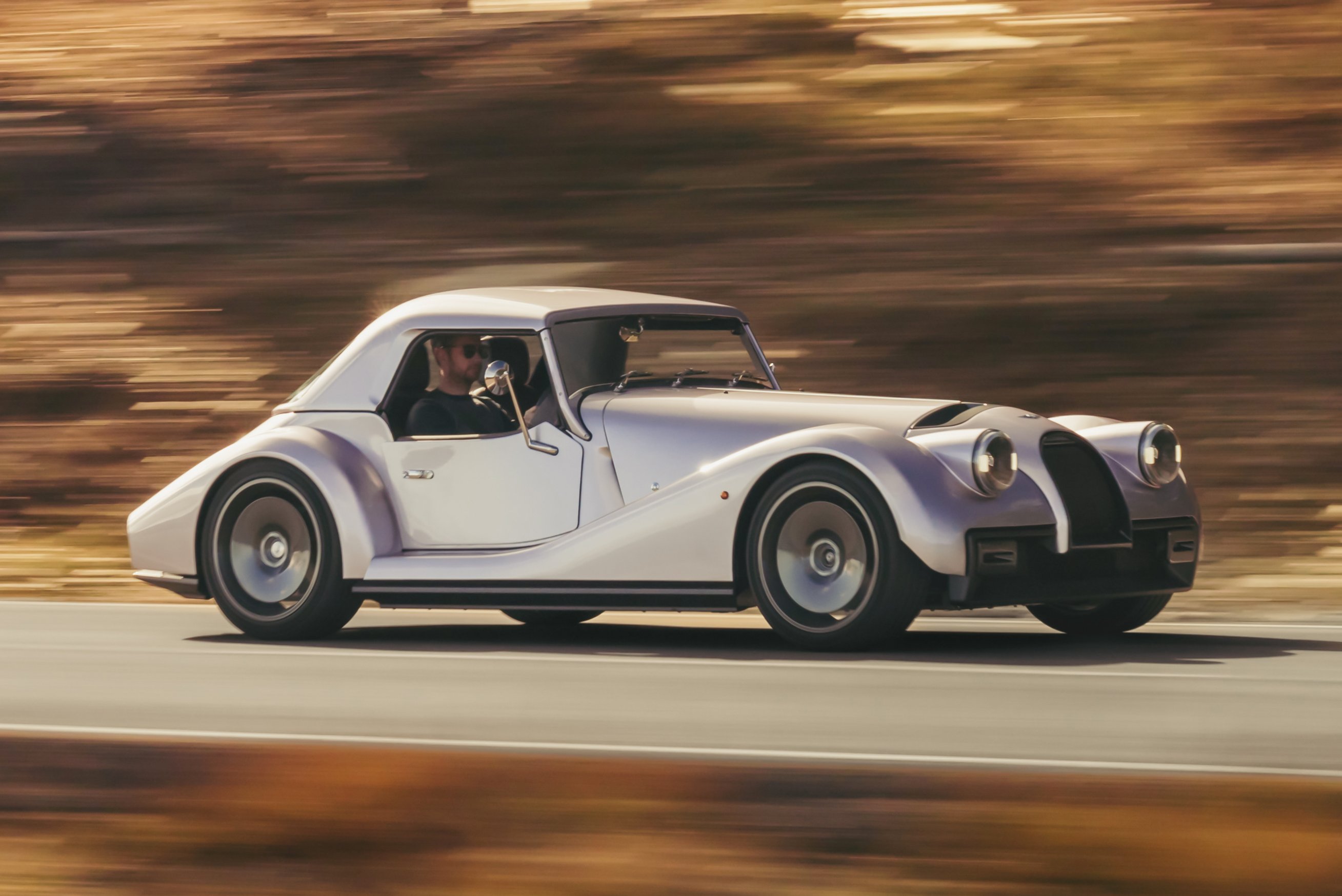 hero_03_morgan_supersport_location_lilac_011 | Vezess | Vezess