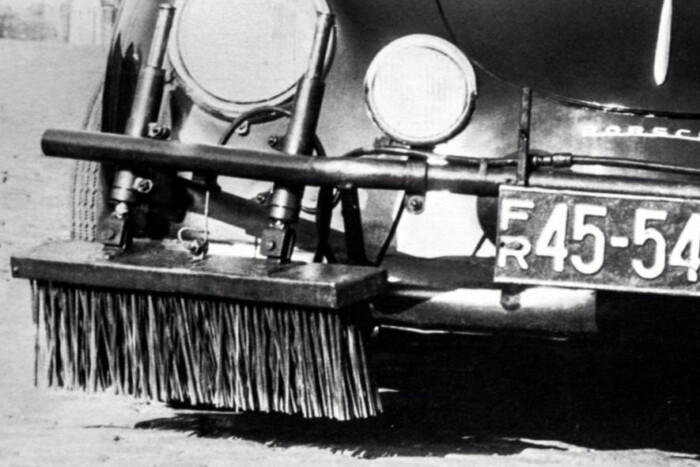 Csempészeket hajszolt a seprűvel felszerelt Porsche