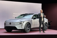 Párhuzamos világokat épít a Volvo 4