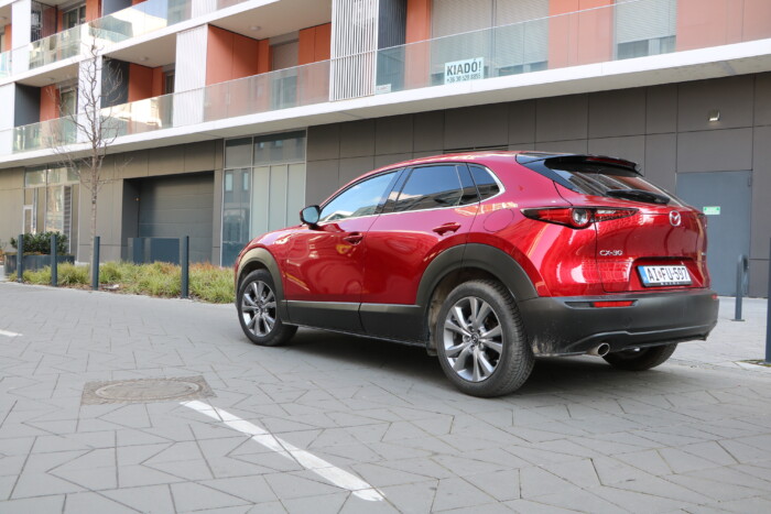 10 évre veszel autót? Akkor ezt a Mazdát nézd meg 16