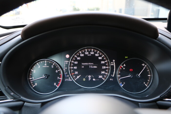 10 évre veszel autót? Akkor ezt a Mazdát nézd meg 12