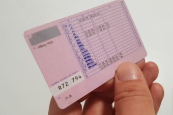 Változás jön a magyar jogosítványoknál