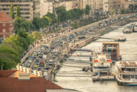 Szűkítenék az utakat, így védve a bringásokat 1