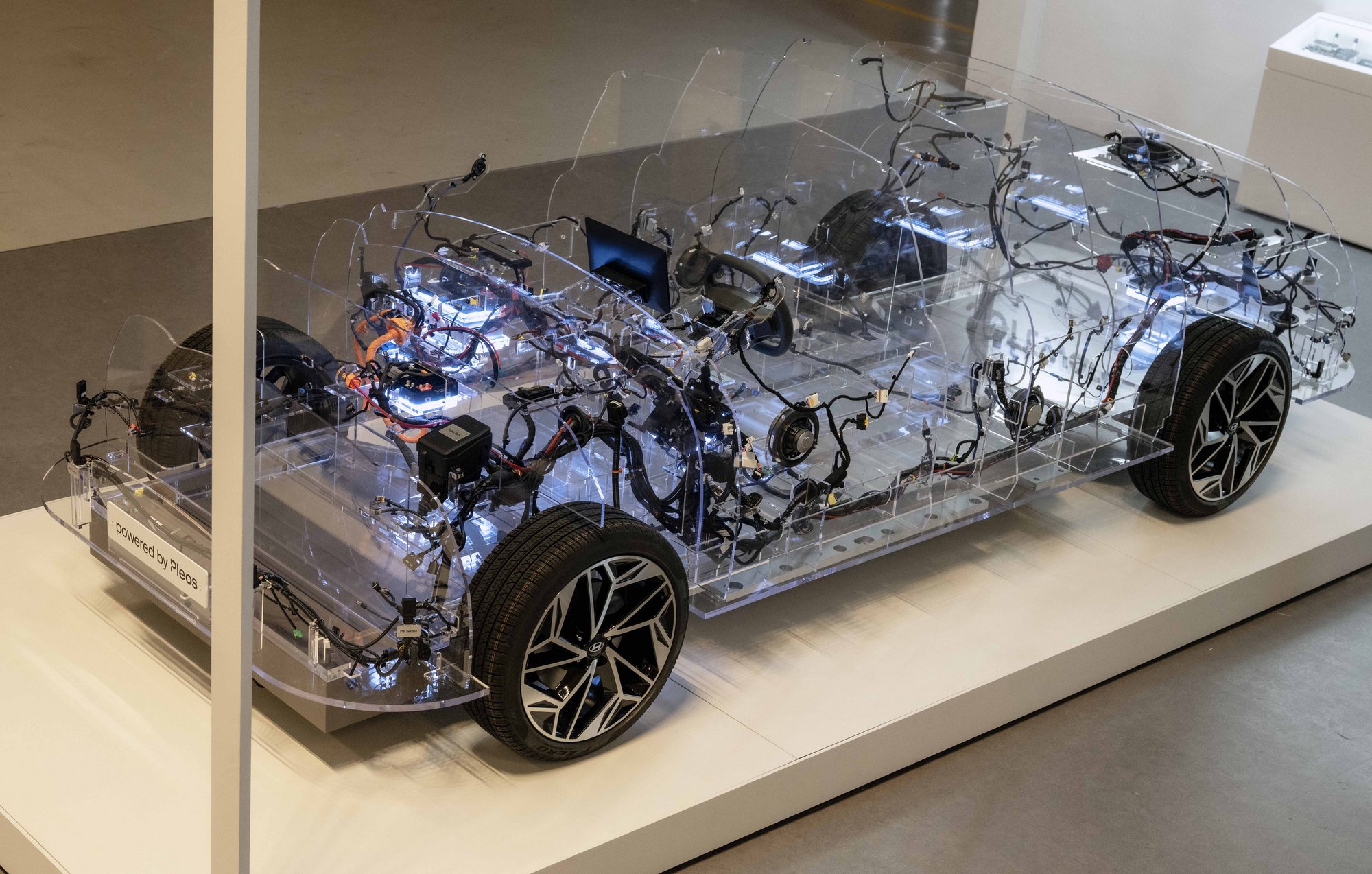 large-65688-hyundaimotorgrouplaunchespleossoftwarebrandunveilingnewsdvtechnologiesandcollaborations | Vezess | Vezess
