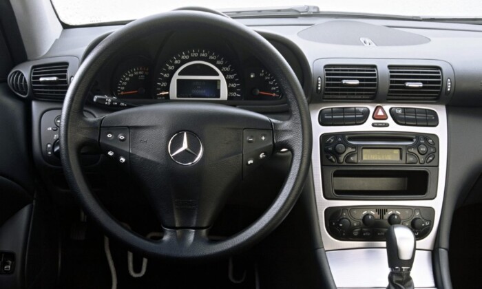 23 éve ezt az autót is dízelnek képzelte a Mercedes 4