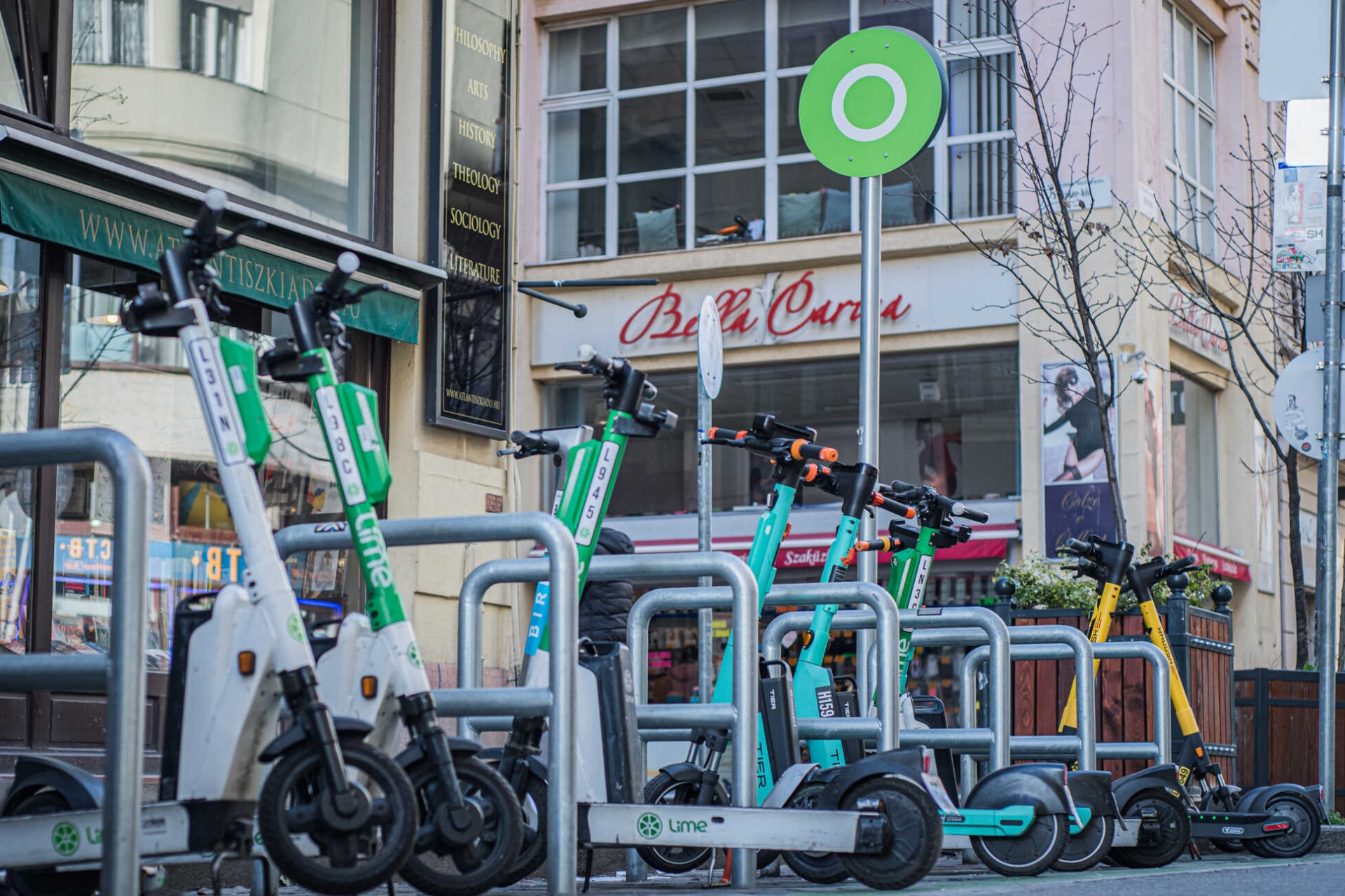 Lassan ezer ilyen parkoló lesz Budapesten