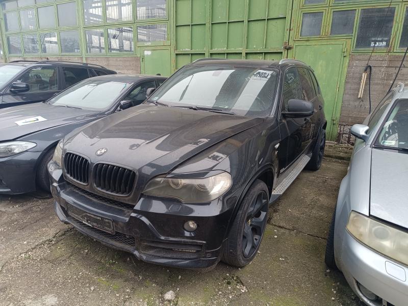 Féláron kínál lefoglalt Teslákat a NAV 5