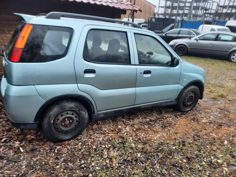 Féláron kínál lefoglalt Teslákat a NAV 1