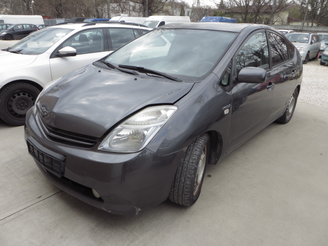 Féláron kínál lefoglalt Teslákat a NAV 4