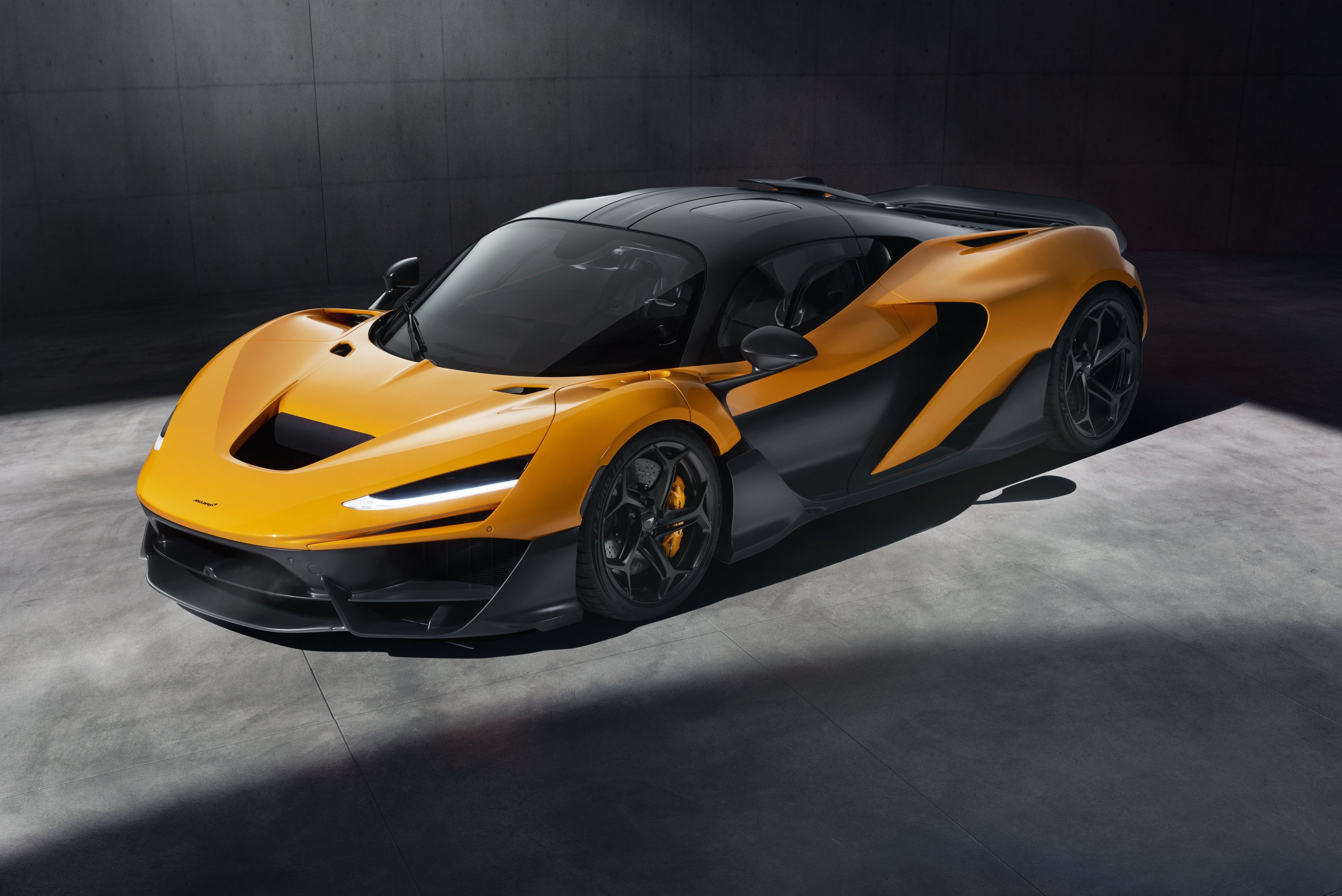original-17267-original-16837-1-mclaren-w1-front-3q-high | Vezess | Vezess
