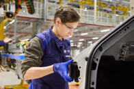 2025-ben megtanulnak magyarul a BMW-k 12