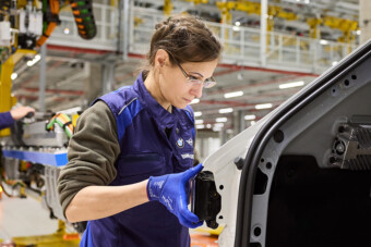 Ebben világelső lesz a BMW új debreceni gyára