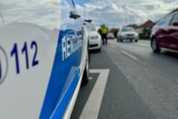 Videón az ámokfutó, aki 165-tel menekült a rendőrök elől Győrben 1 Videón az ámokfutó, aki 165-tel menekült a rendőrök elől Győrben 1