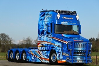 Így néz ki egy sofőr 108 milliós munkahelye