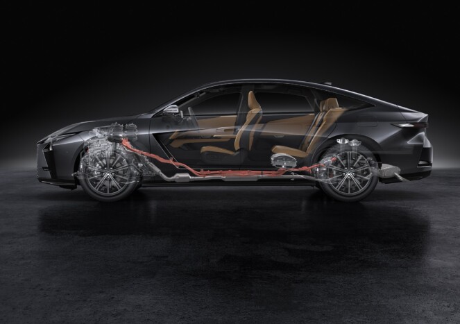 Félig a mában, félig a jövőben él a legújabb Lexus 7