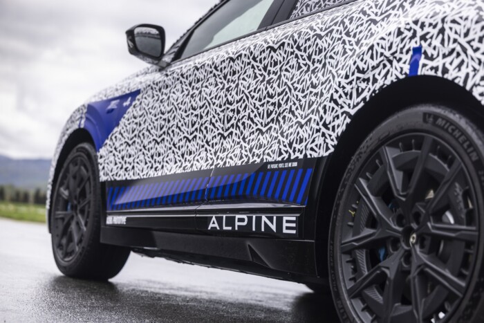 Versenypályára szánják ezt a családi SUV-ot 8