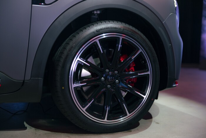 Ez a Smart erősebb, mint egy 12 hengeres Bentley! 8