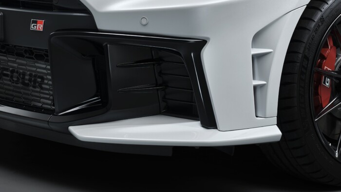 Egyre durvábban elfajzik a legeszementebb Toyota 7