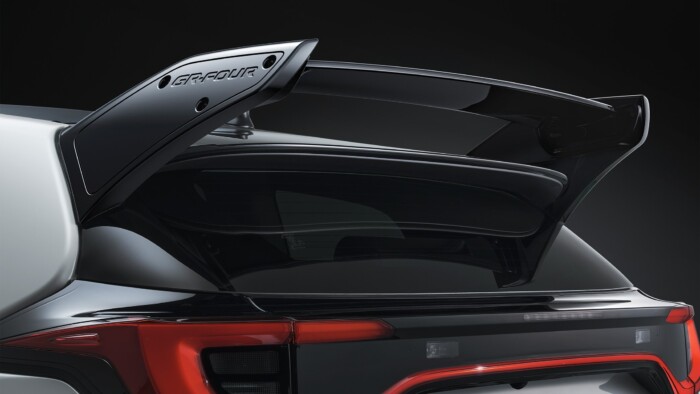 Egyre durvábban elfajzik a legeszementebb Toyota 10