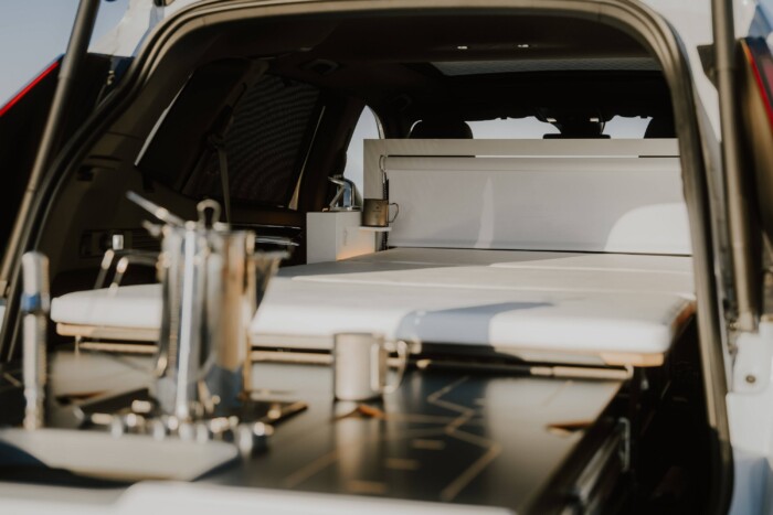 Lakás sem kell, ha ez az autód 6