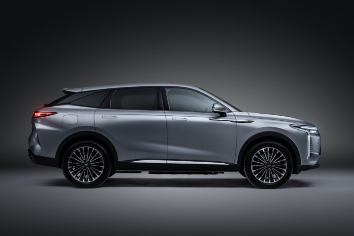 Prémium hibrid SUV érkezik Kínából 6