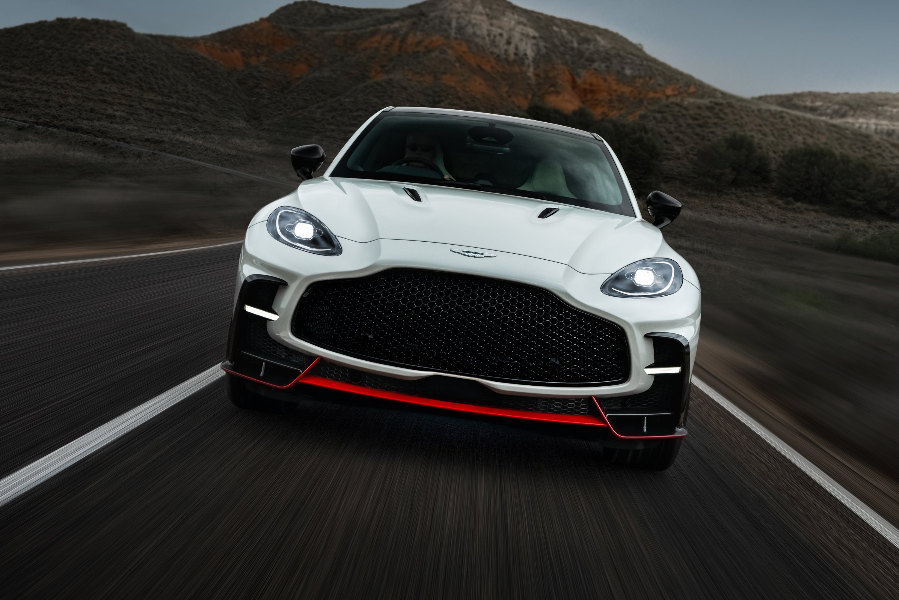 aston-martin-dbx-s_2 | Vezess | Vezess