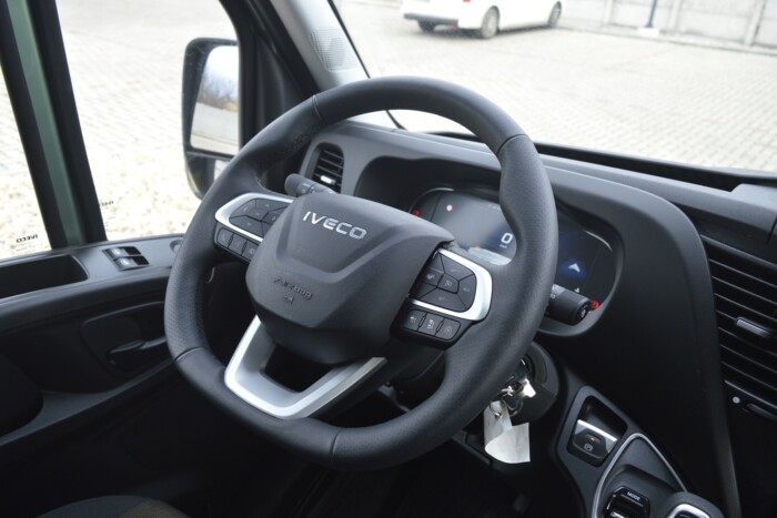 Ez az Iveco felveszi a versenyt a németekkel 9 | Vezess Ez az Iveco felveszi a versenyt a németekkel 9