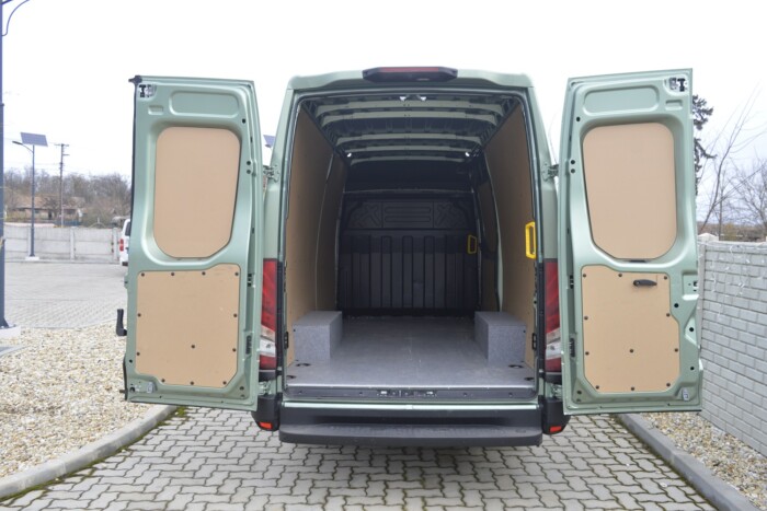 Ez az Iveco felveszi a versenyt a németekkel 14 | Vezess Ez az Iveco felveszi a versenyt a németekkel 14