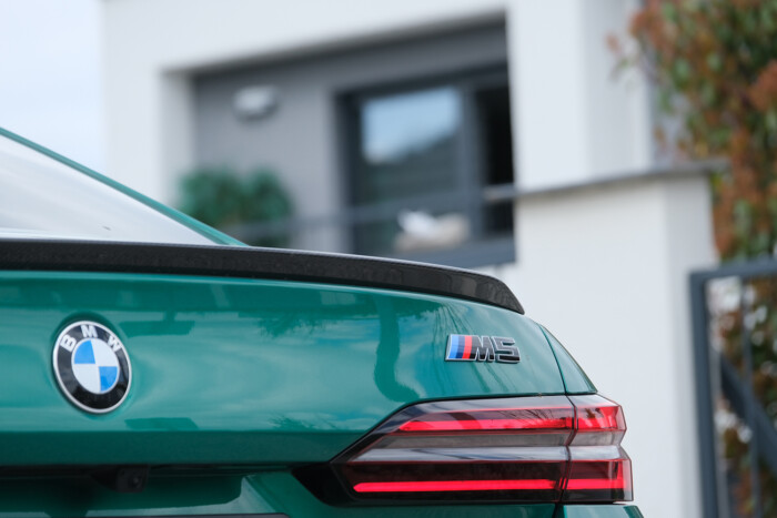 Pusztítótan erős, mégsem sportos az új BMW M5 12