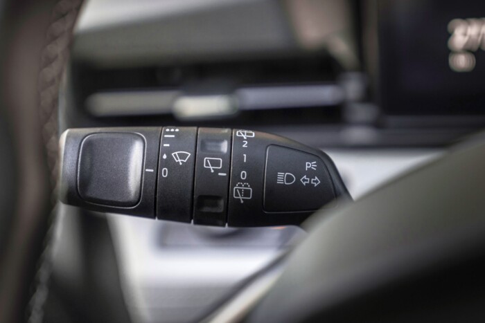 Ilyen villanyautóból kell sok, nem ezerlóerős szörnyekből 10