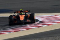 F1: Alonso kormány nélkül vezetett Bahreinben 1