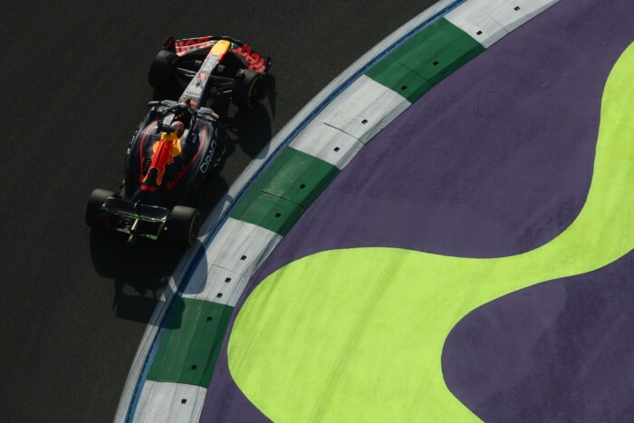 F1: Gigaajánlattal csábítanák el Verstappent 2 | Vezess F1: Gigaajánlattal csábítanák el Verstappent 2