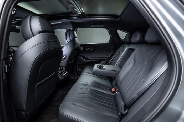 Prémium hibrid SUV érkezik Kínából 10