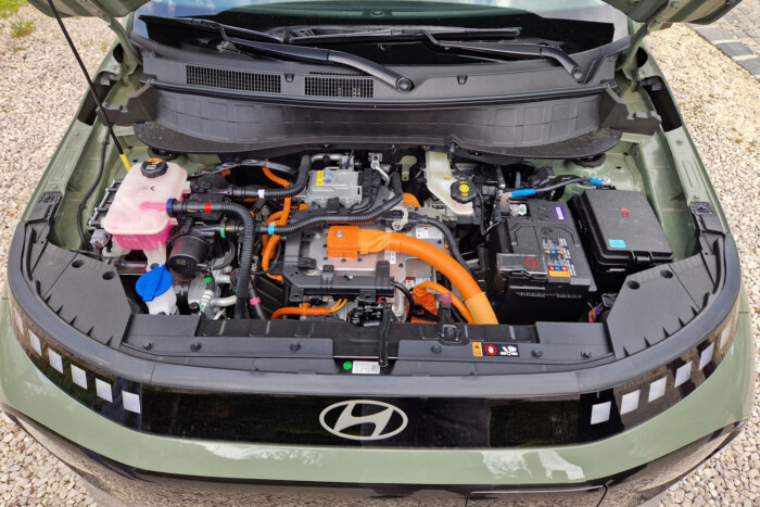 Meglepetés ez az olcsó villanyautó, itthon is kapható 16