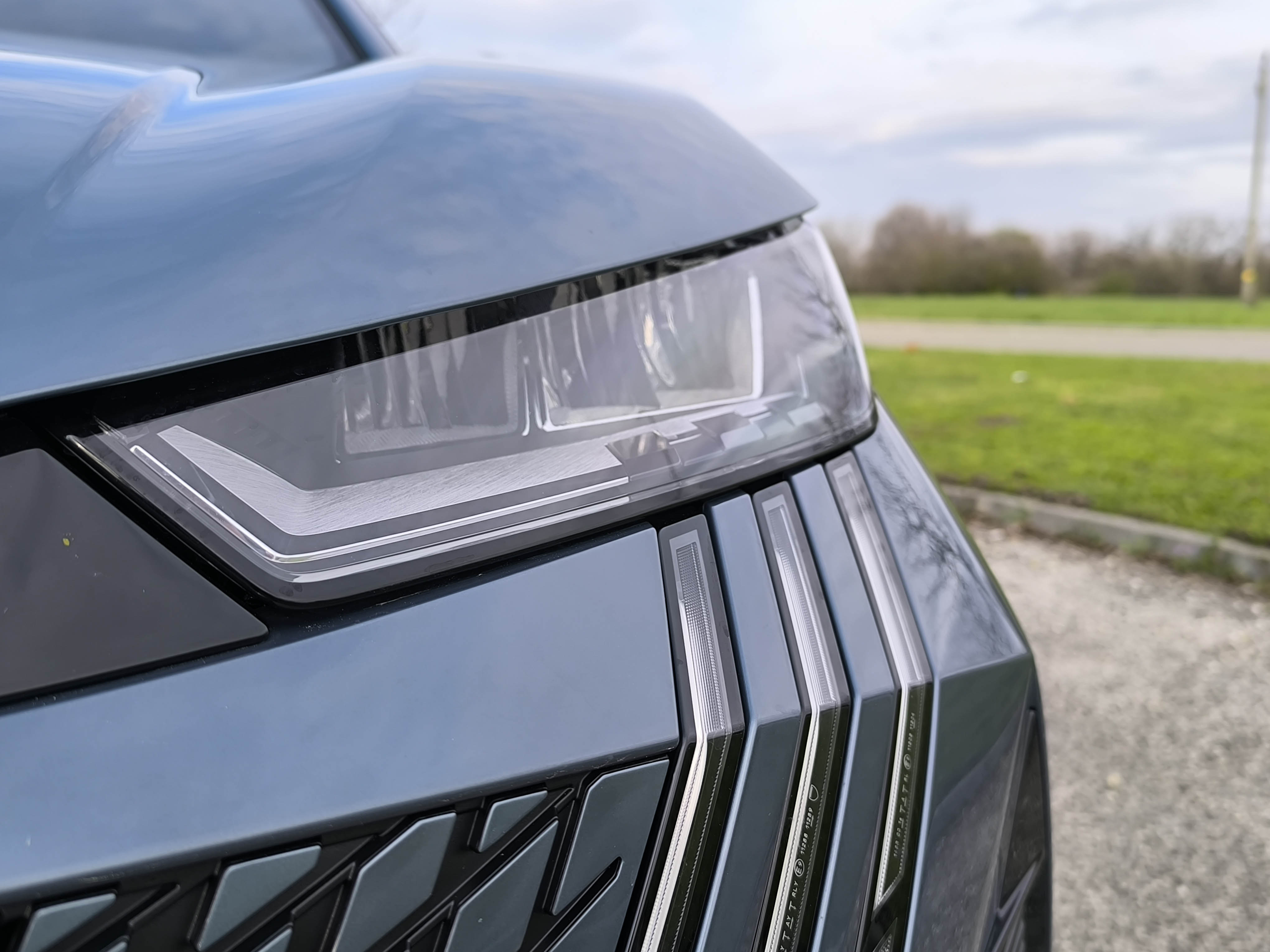 14 millióig nincs feltűnőbb autó a magyar nagycsaládoknak 16