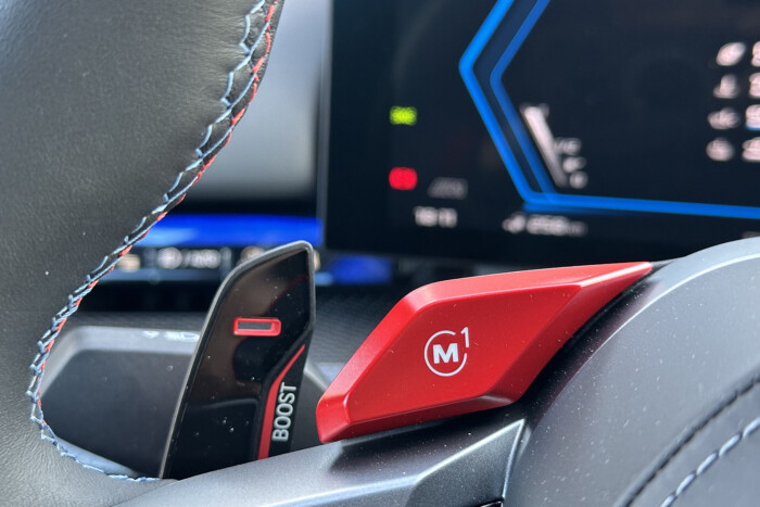 Pusztítótan erős, mégsem sportos az új BMW M5 8