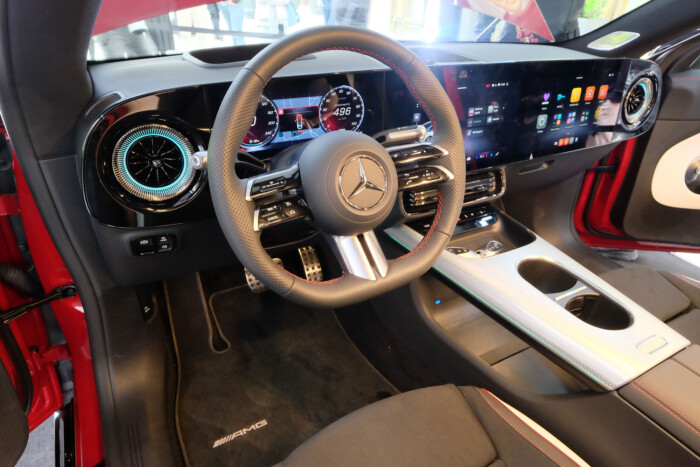 Magyarországon az új Mercedes-Benz CLA 9