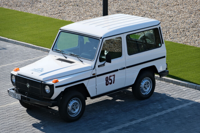 Mit keresnek luxusautók leszakadó magyar falvakban? 18