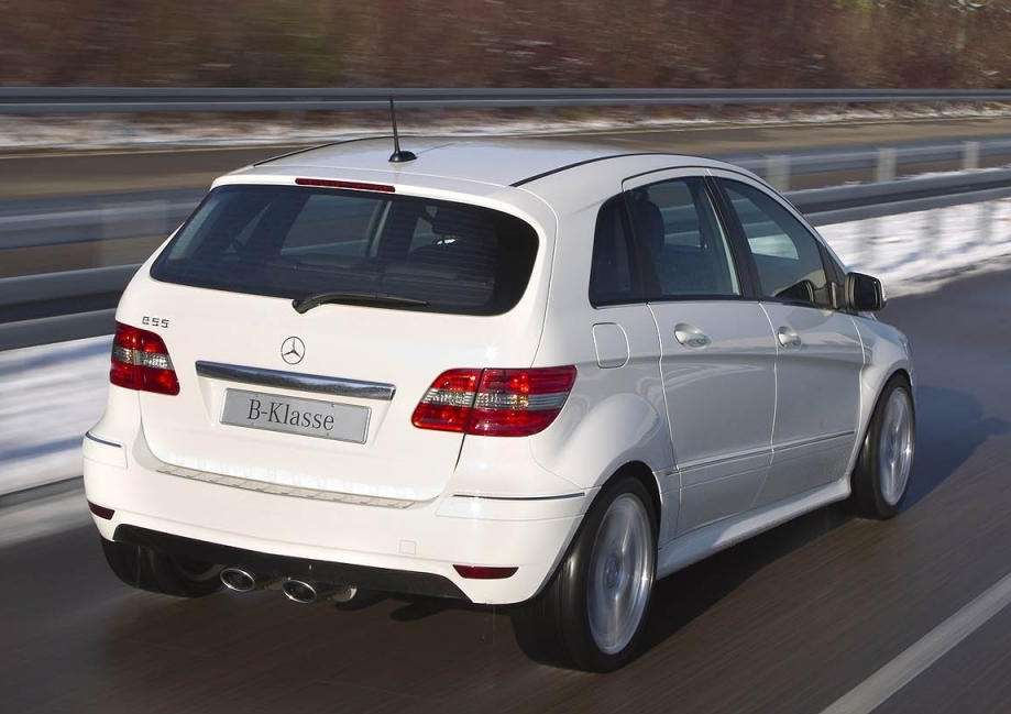 Egyetlen darab készült a vezethetetlenül erős családi Mercedesből 1 | Vezess Egyetlen darab készült a vezethetetlenül erős családi Mercedesből 1