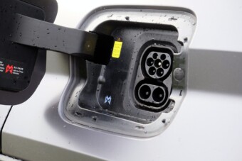 A gyártók elkezdték akciózni az új villanyautókat