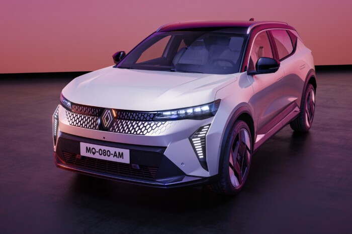 Bővül a klasszikus családi Renault tudása 7