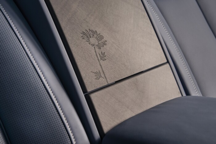 Azt hitted, cuki kisautót díszít a virágfestés? Hát nem. 6